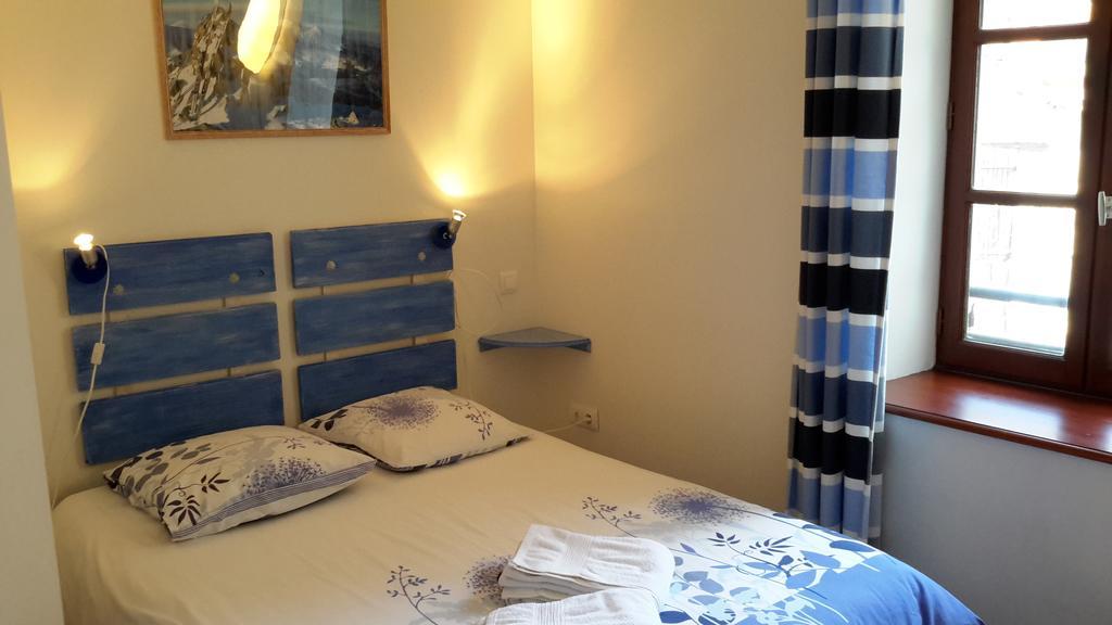 Auberge Du Doulon Lamothe-Montravel Habitación foto
